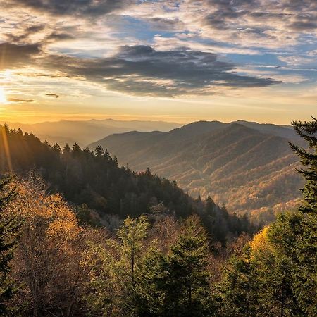 Smoky Mtn Escape Whispering Pines 351 Apartment Pigeon Forge Exterior foto